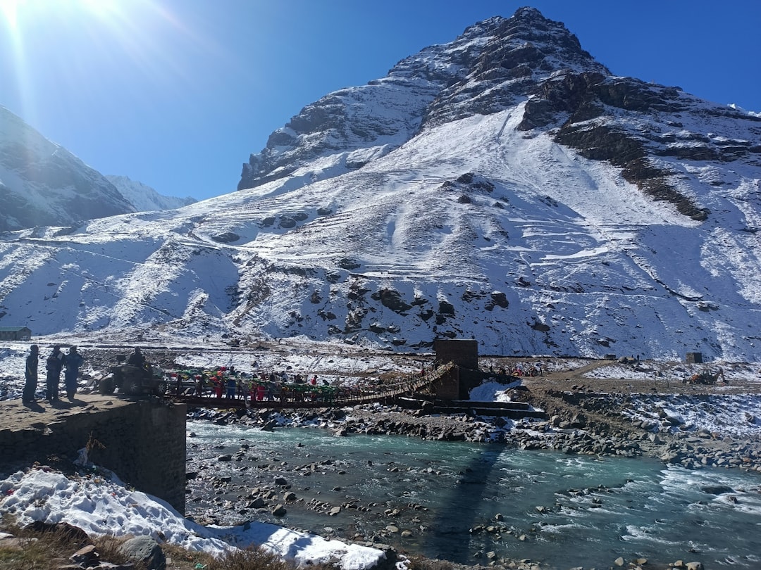 Chandigarh to Manali Taxi
